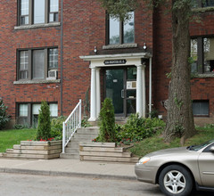 352-356 Hunter St E in Hamilton, ON - Building Photo - Building Photo