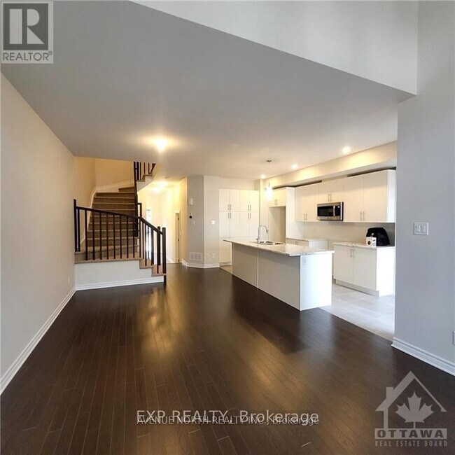 1013 Kijik Cres in Ottawa, ON - Building Photo - Building Photo