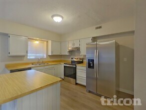 2435 Shawnee Dr in Colorado Springs, CO - Building Photo - Building Photo