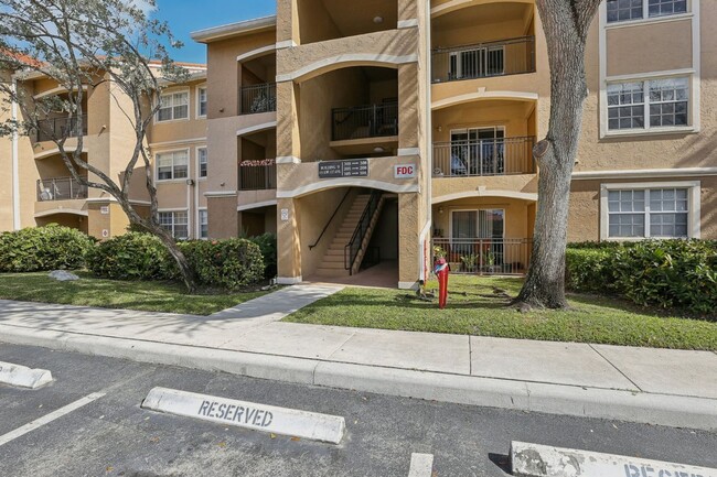 151 SW 117th Ave in Pembroke Pines, FL - Building Photo - Building Photo