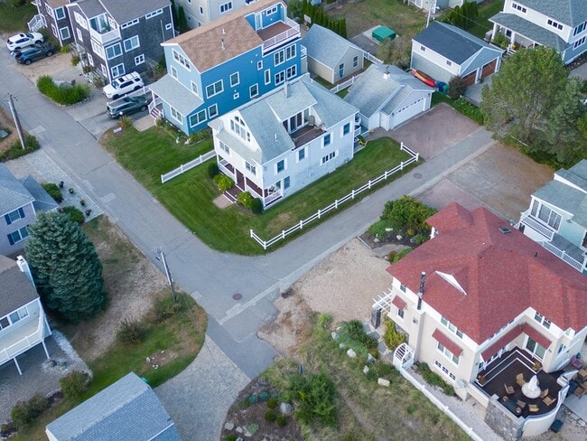 property at 8 Toppan St