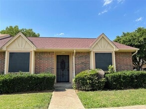 27 E Mountain Creek Ct in Grand Prairie, TX - Building Photo - Building Photo