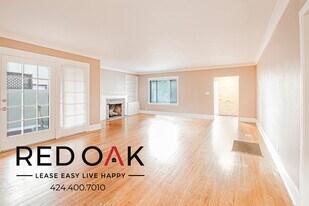 220 Mira Mar Ave in Long Beach, CA - Building Photo