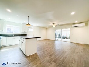 1408 Mountain View St in San Fernando, CA - Building Photo - Building Photo