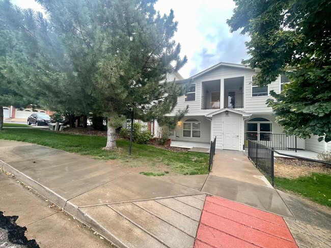 1880 S Cole St in Lakewood, CO - Building Photo - Building Photo