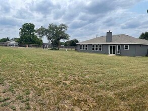 111 Jane Ellen Cove in Kyle, TX - Building Photo - Building Photo