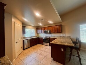 2307 Tahoe Ave in Tulare, CA - Building Photo - Building Photo