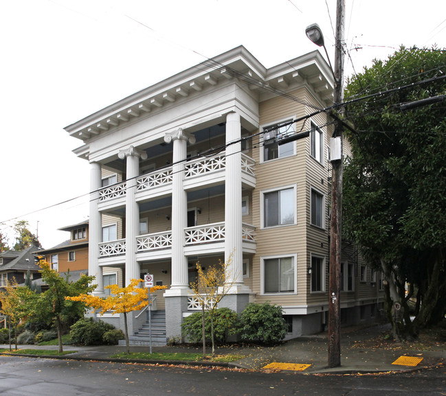 1005 SE 14th Ave in Portland, OR - Building Photo - Building Photo