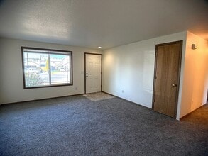 229 Canvasback Dr in Kelso, WA - Building Photo - Building Photo