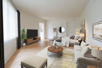 669 Levering Ave in Los Angeles, CA - Foto de edificio - Building Photo