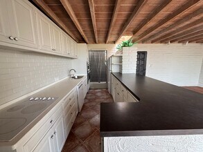 1710 Harper Ave in Redondo Beach, CA - Foto de edificio - Building Photo