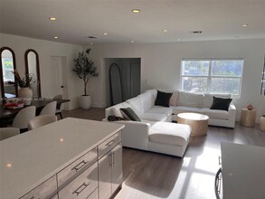 18361 NE 20th Pl in North Miami Beach, FL - Building Photo - Building Photo