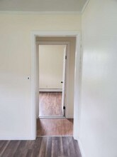 326 Main St, Unit #2 in West Rutland, VT - Foto de edificio - Building Photo