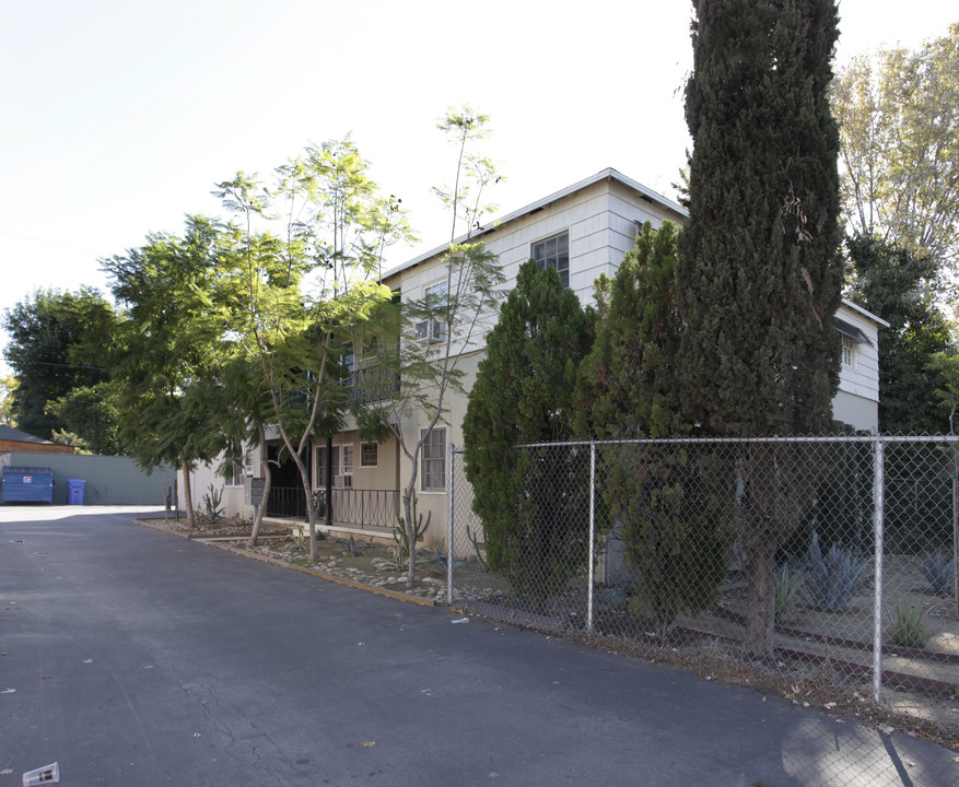 6322 Vineland Ave in North Hollywood, CA - Building Photo