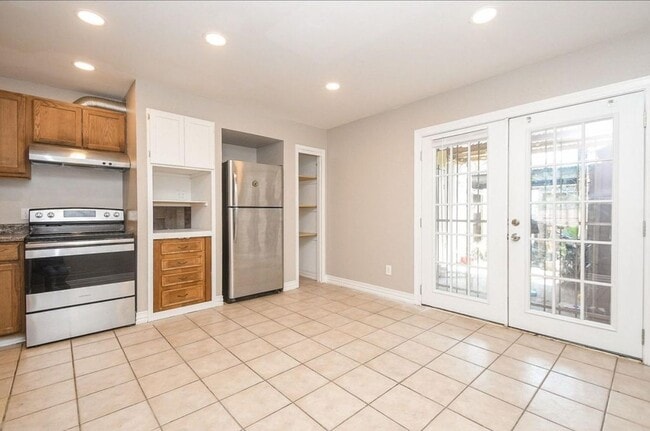 6111 Fondren Rd in Houston, TX - Building Photo - Building Photo