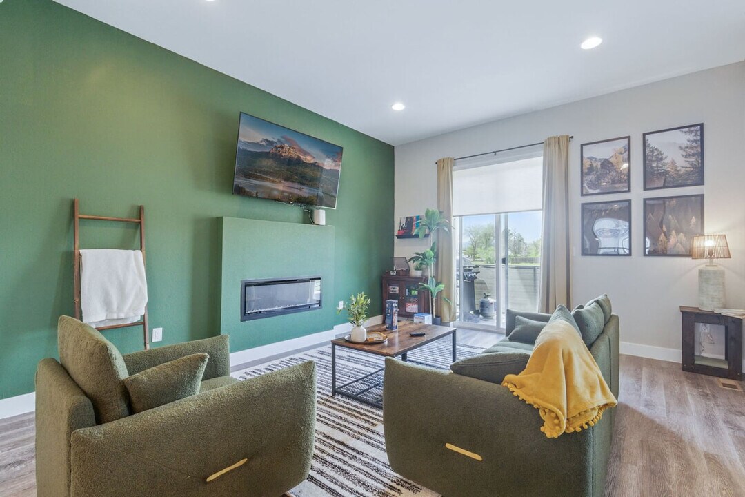 6029 Benton St in Arvada, CO - Building Photo
