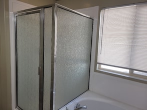 8200 6900 W in West Jordan, UT - Foto de edificio - Building Photo