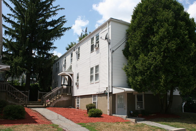 28-34 Parker St in Everett, MA - Foto de edificio - Building Photo