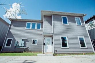 3245 Dixie Dr, Unit B in Houston, TX - Building Photo - Building Photo