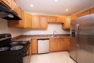 401 Cornwall Cir in Pensacola, FL - Building Photo - Building Photo