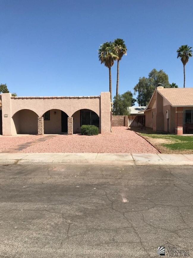 property at 1424 E Sunset Ct
