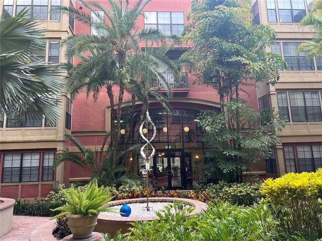 911 N Orange Ave in Orlando, FL - Foto de edificio - Building Photo