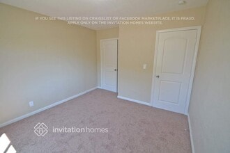 13946 Terra Bella St in Los Angeles, CA - Building Photo - Building Photo