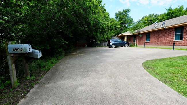 490 S Graham St in Stephenville, TX - Building Photo - Building Photo