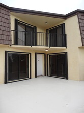 23 Springdale Cir in Palm Springs, FL - Building Photo - Building Photo