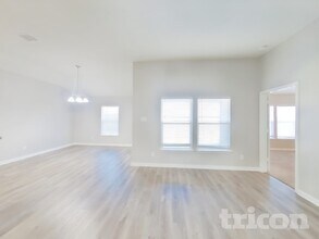 210 Posey Pass in New Braunfels, TX - Foto de edificio - Building Photo