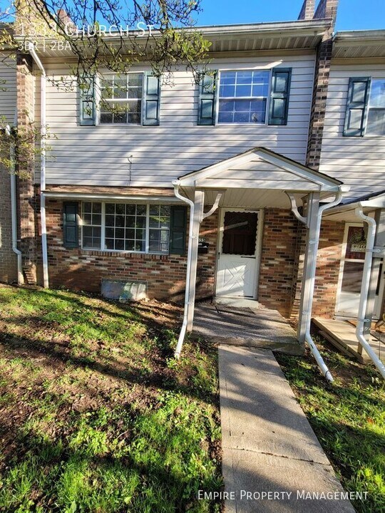1333 Church St in Fountain Hill, PA - Building Photo