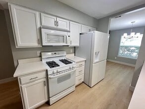 7107 Dan Jean Dr in Austin, TX - Building Photo - Building Photo