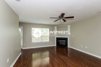 126 Hampshire Dr in Mooresville, NC - Building Photo - Building Photo