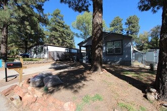 4424 E Wintergreen Rd in Flagstaff, AZ - Building Photo - Building Photo