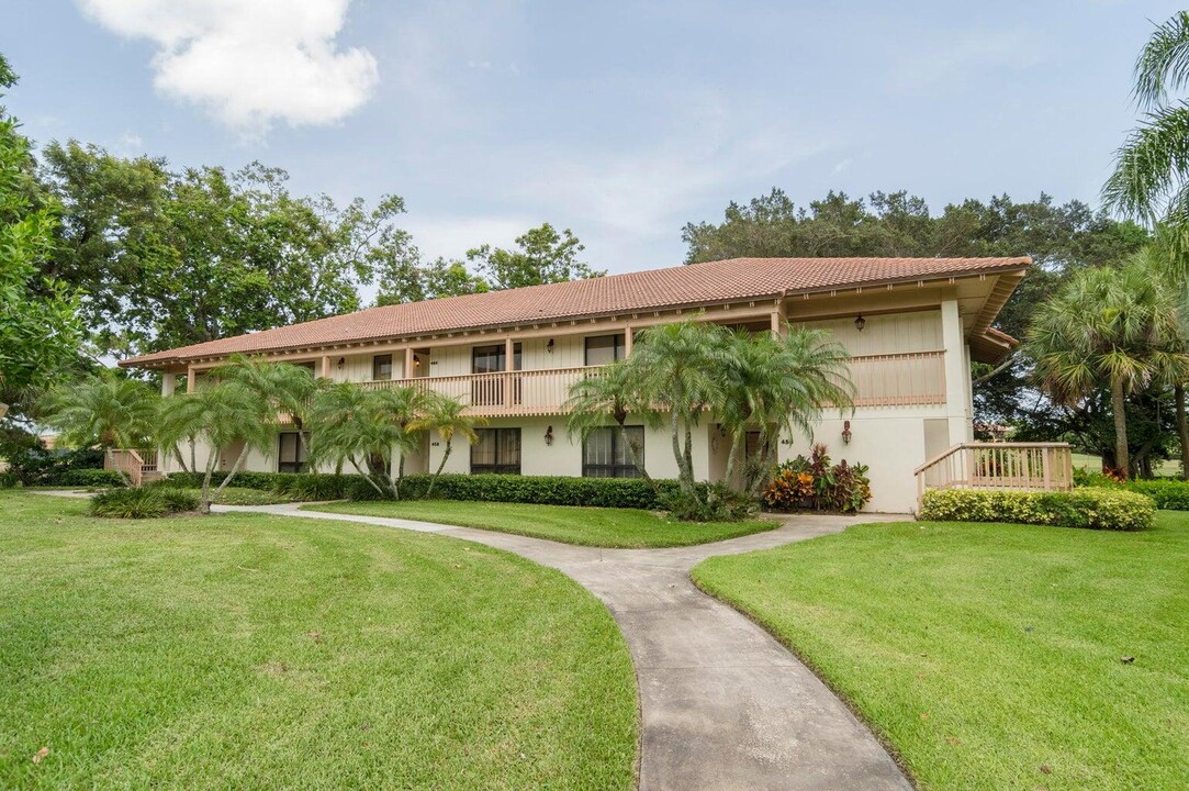 464 Brackenwood Ln S in Palm Beach Gardens, FL - Building Photo