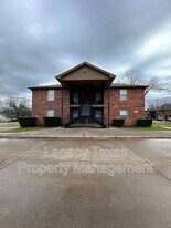 1108 Williams Ave in Cleburne, TX - Building Photo