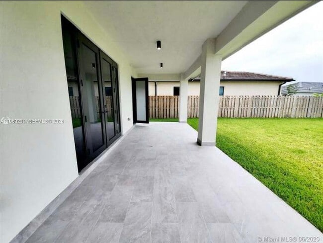 14651 SW 21st St in Miami, FL - Building Photo - Building Photo