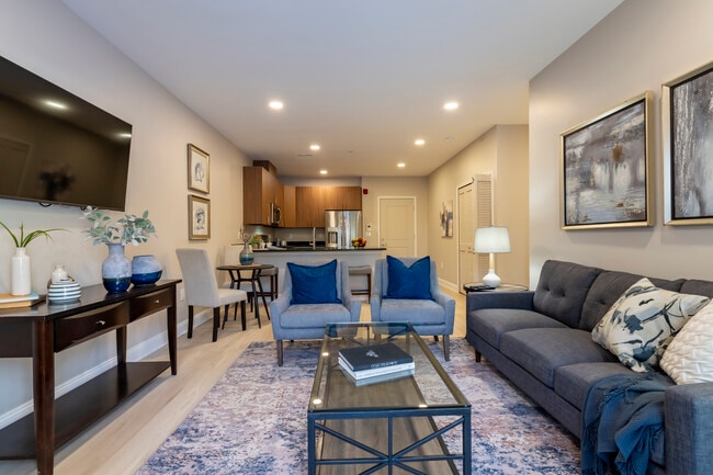 Hines View Apartments - 55+ in Westland, MI - Foto de edificio - Interior Photo