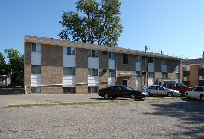 Hillsdale Apartments in Lansing, MI - Building Photo - Building Photo