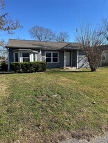 432 Dr. Martin Luther King Jr. Dr. in La Porte, TX - Building Photo