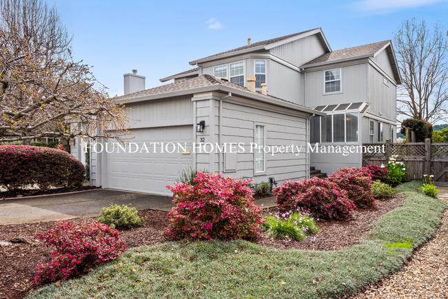 property at 32 Narragansett Cove