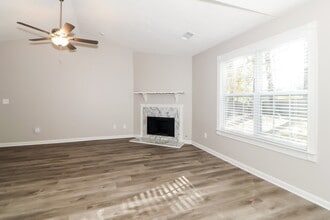 731 Sugar Oak Ln in Lawrenceville, GA - Building Photo - Building Photo