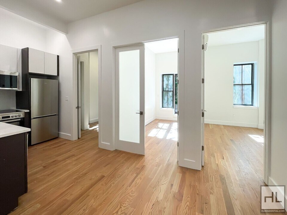 GRAND STREET / Spacious Williamsburg 3-Bed in Brooklyn, NY - Building Photo