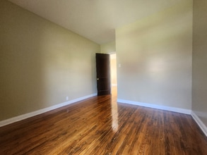 5467 W Augusta Blvd in Chicago, IL - Building Photo - Building Photo