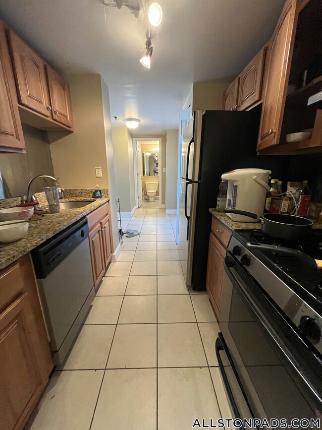 15 N Beacon St in Boston, MA - Building Photo - Building Photo