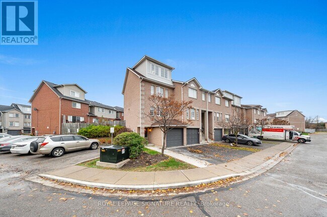 19 Spadina Rd in Brampton, ON - Building Photo - Building Photo