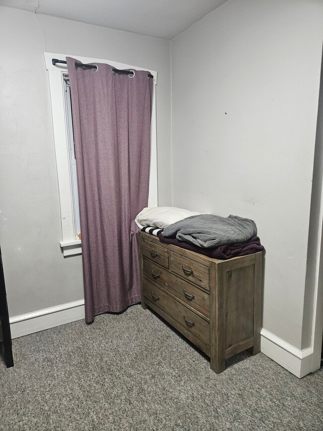 20 E Coulter Ave, Unit Upstairs Bedroom in Collingswood, NJ - Foto de edificio - Building Photo