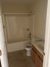 106 W Railroad Ave, Unit 2B in Ridgely, MD - Building Photo - Building Photo