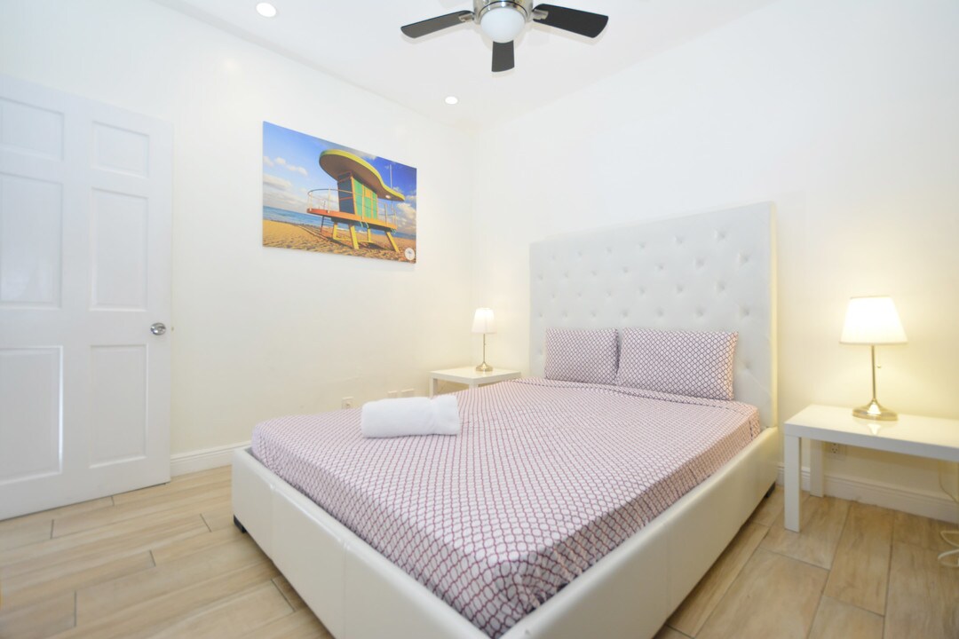 700 Lenox Ave-Unit -N/A in Miami Beach, FL - Building Photo