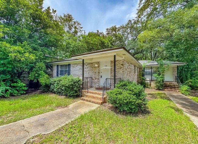 property at 1726 Hartsfield Rd